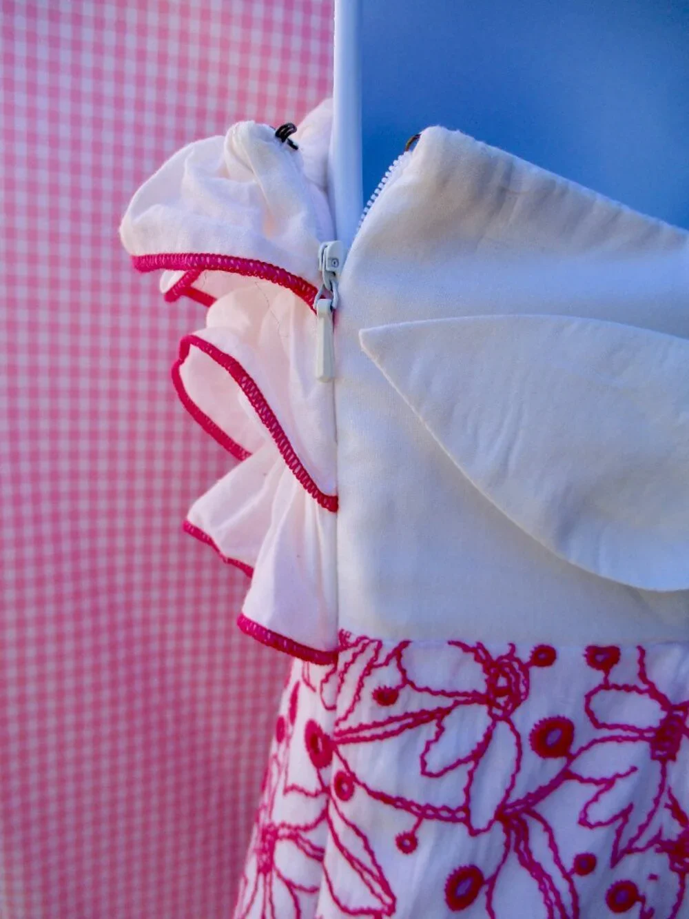 Lilly Pulitzer "Franco" Dress Hotty Pink 'Daisy For You' Eyelet Tie Back sz 4 - Picture 4 of 4
